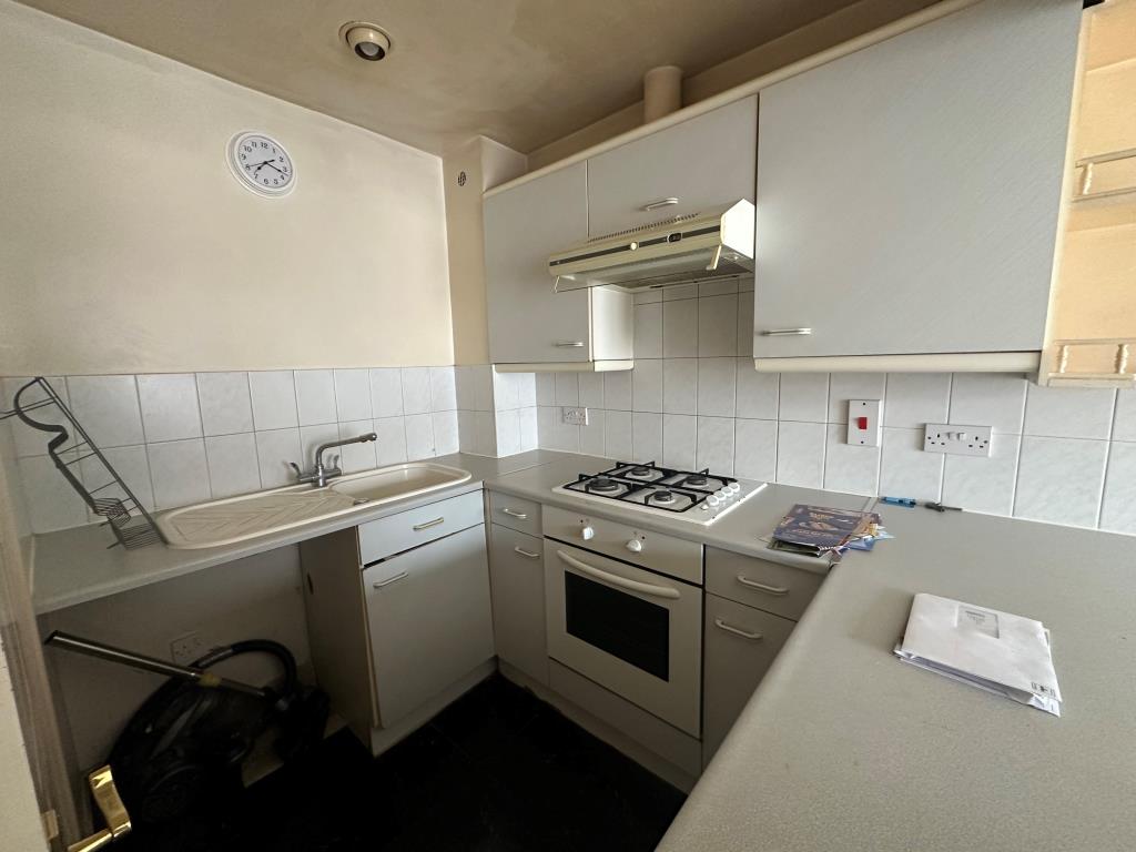 Lot: 119 - VACANT FLAT - Kitchen